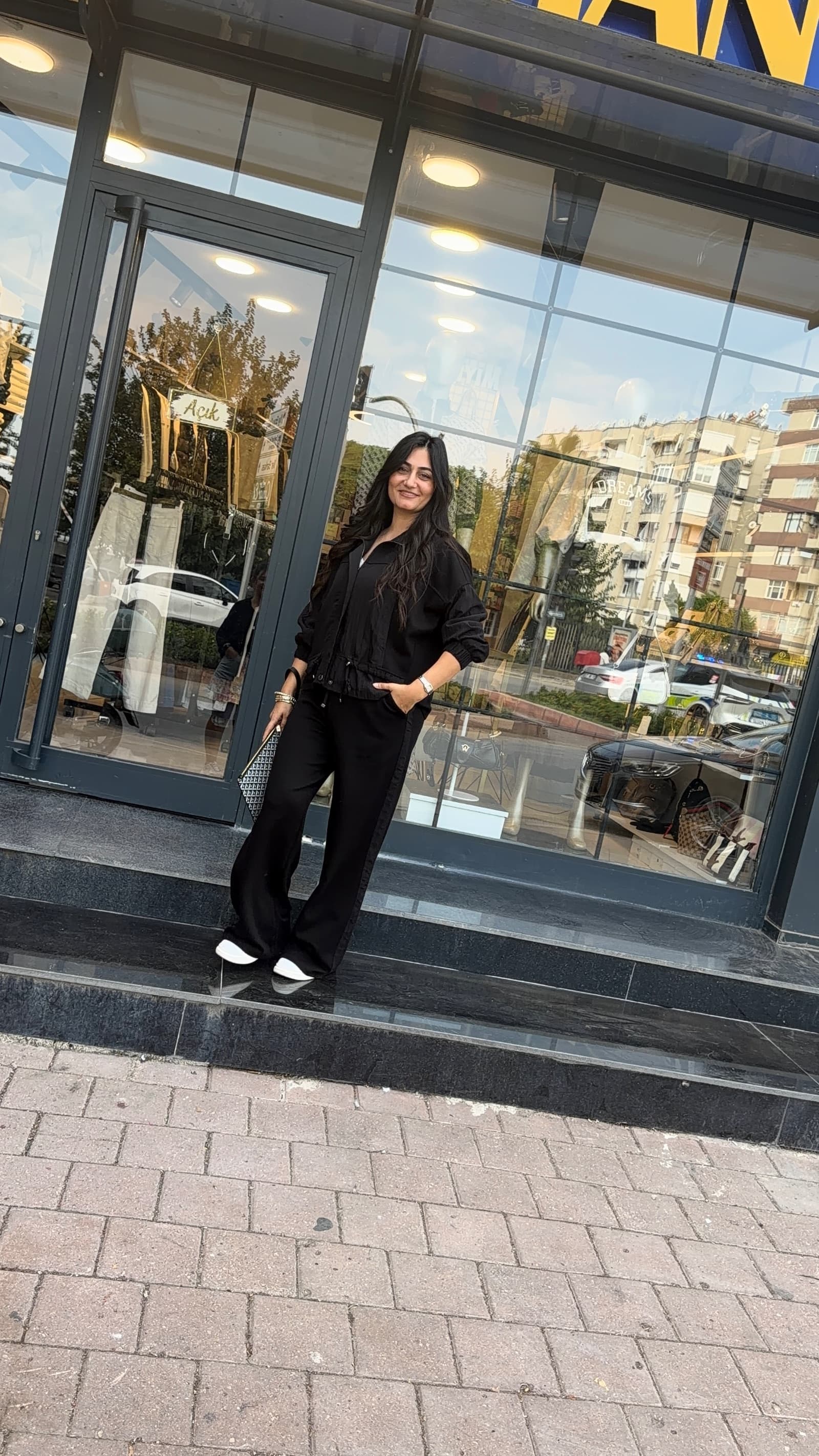 BELİ BÜZGÜ DETAYLI GENİŞ PAÇA PANTOLON SİYAH EŞOFMAN TAKIMI